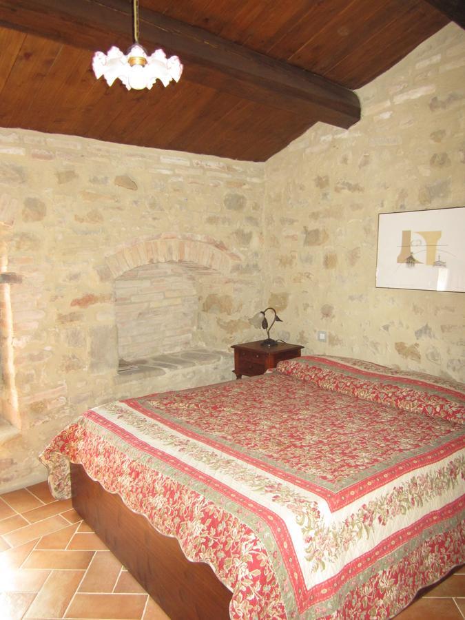 Castello Di Cisterna Aparthotel Gaglietole Exterior foto