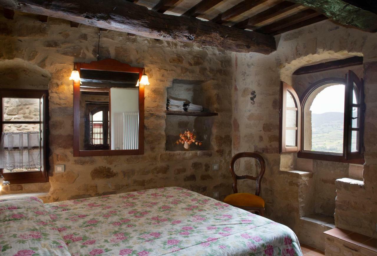 Castello Di Cisterna Aparthotel Gaglietole Exterior foto