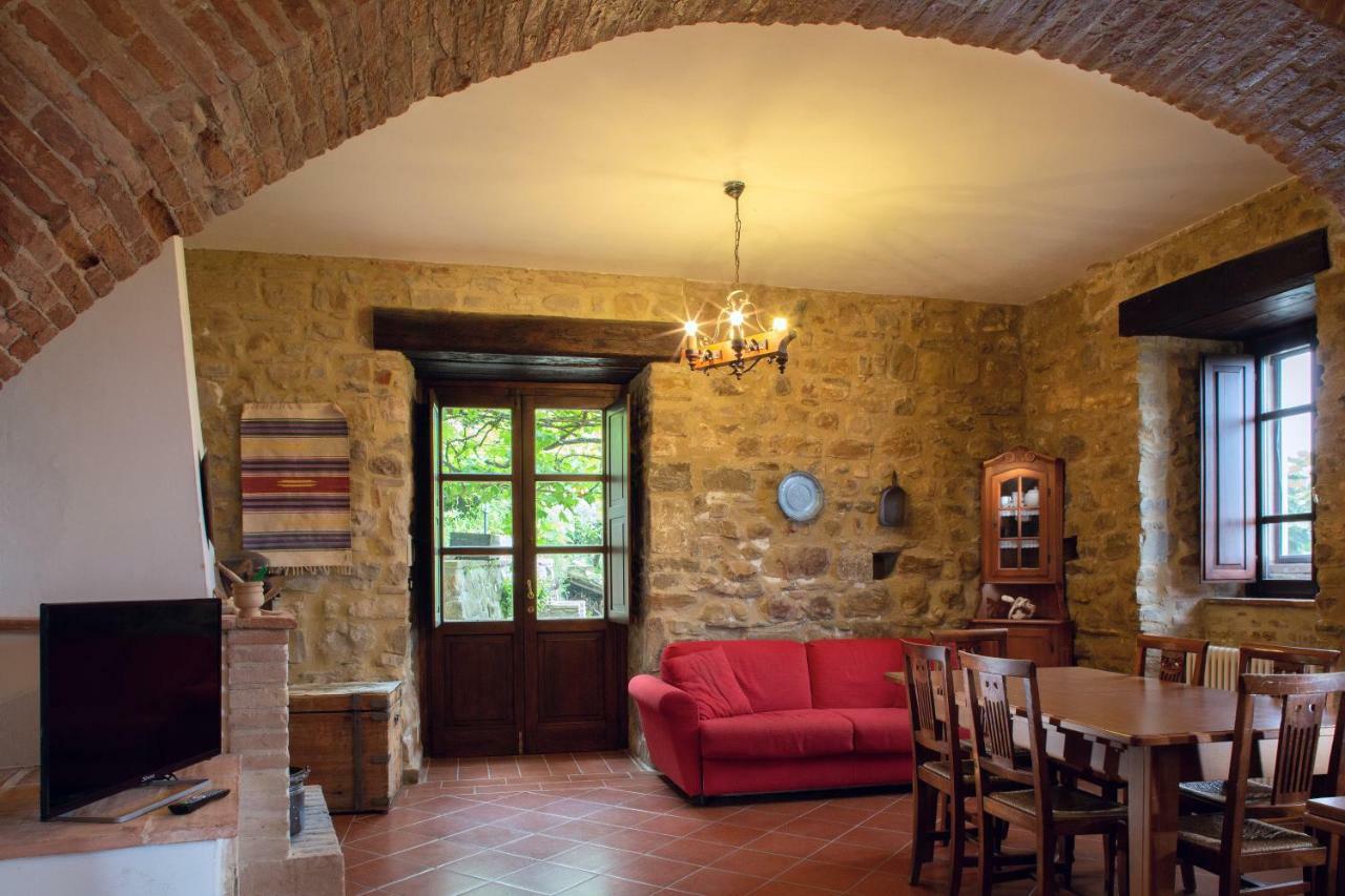 Castello Di Cisterna Aparthotel Gaglietole Exterior foto